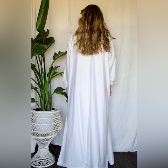 Vintage Dior Lace Ruffle Bridal Robe + Slip Set (M) in Ivory White - Picture 3 of 7